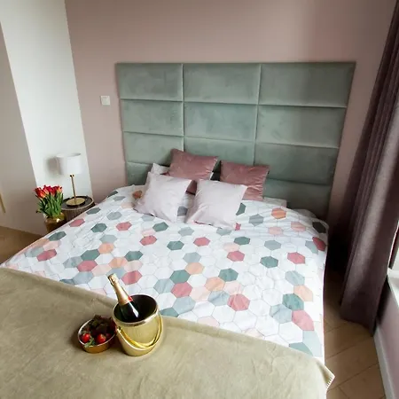 Nowy Apartment Przy Placu Szembeka Warsaw Exterior photo